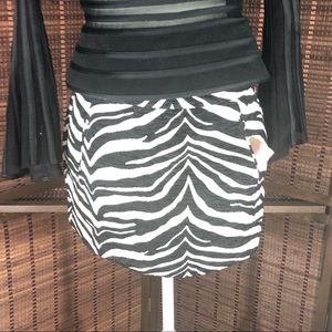 Sexy Zebra mini with 👏🏼pockets👏🏼